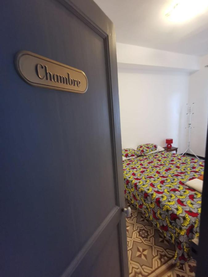 Petit Appart Entier Au Coeur Des Remparts - Netfix Et Connection Fibre Gratuits 卡庞特拉 外观 照片