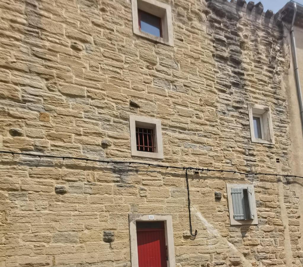 Petit Appart Entier Au Coeur Des Remparts - Netfix Et Connection Fibre Gratuits 卡庞特拉 外观 照片