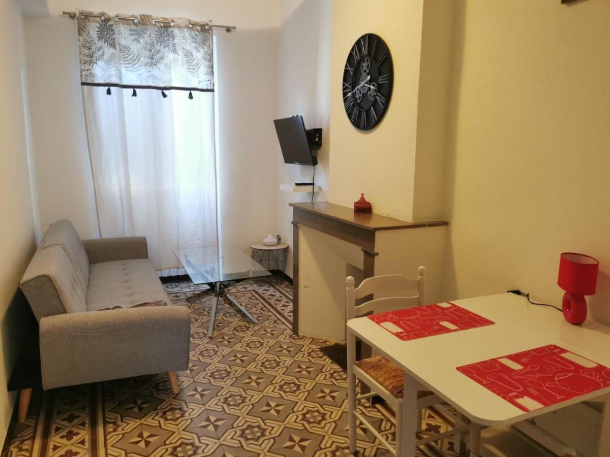 Petit Appart Entier Au Coeur Des Remparts - Netfix Et Connection Fibre Gratuits 卡庞特拉 外观 照片
