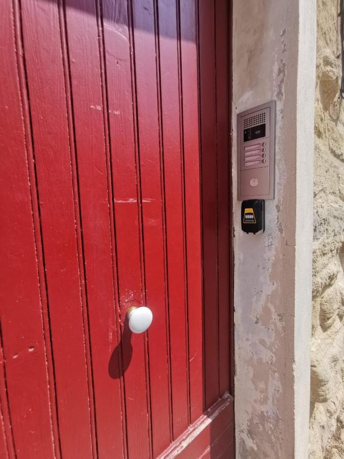 Petit Appart Entier Au Coeur Des Remparts - Netfix Et Connection Fibre Gratuits 卡庞特拉 外观 照片